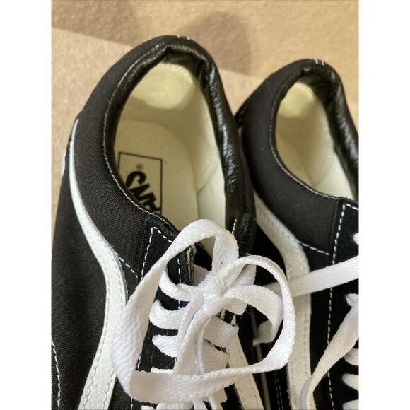 VANS Men’s Old Skool V Low Shoe Sz 9 NWOT Black White Canvas Suede sneaker - Picture 4 of 7